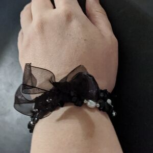 White Freshwater Pearl Black Chip Beads Fabric Bow Stretch Statement Bracelet